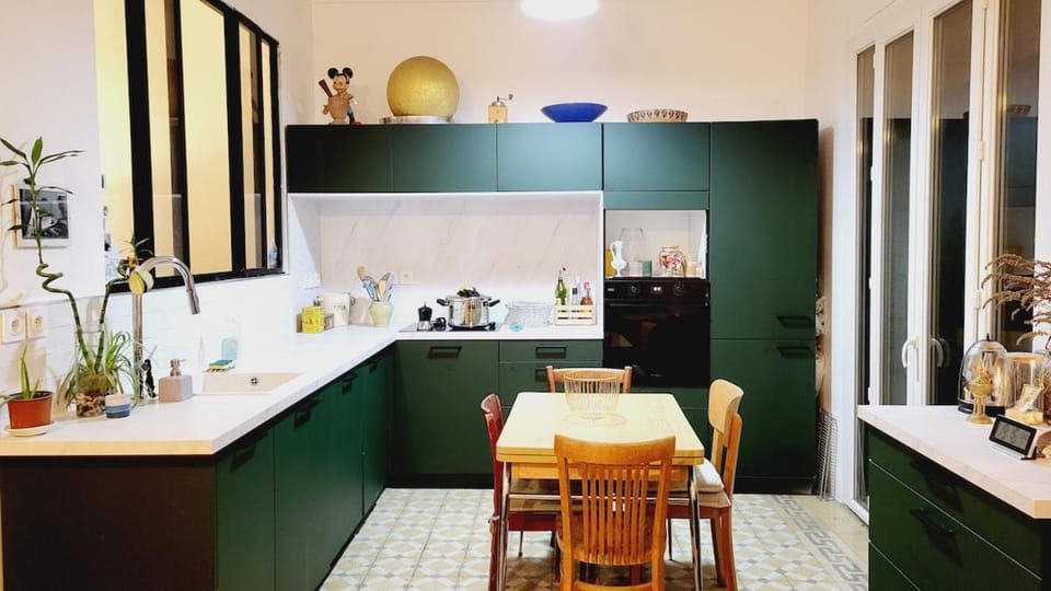 Kitchen or kitchenette