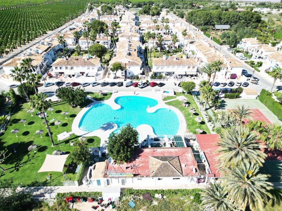 Swimming pool