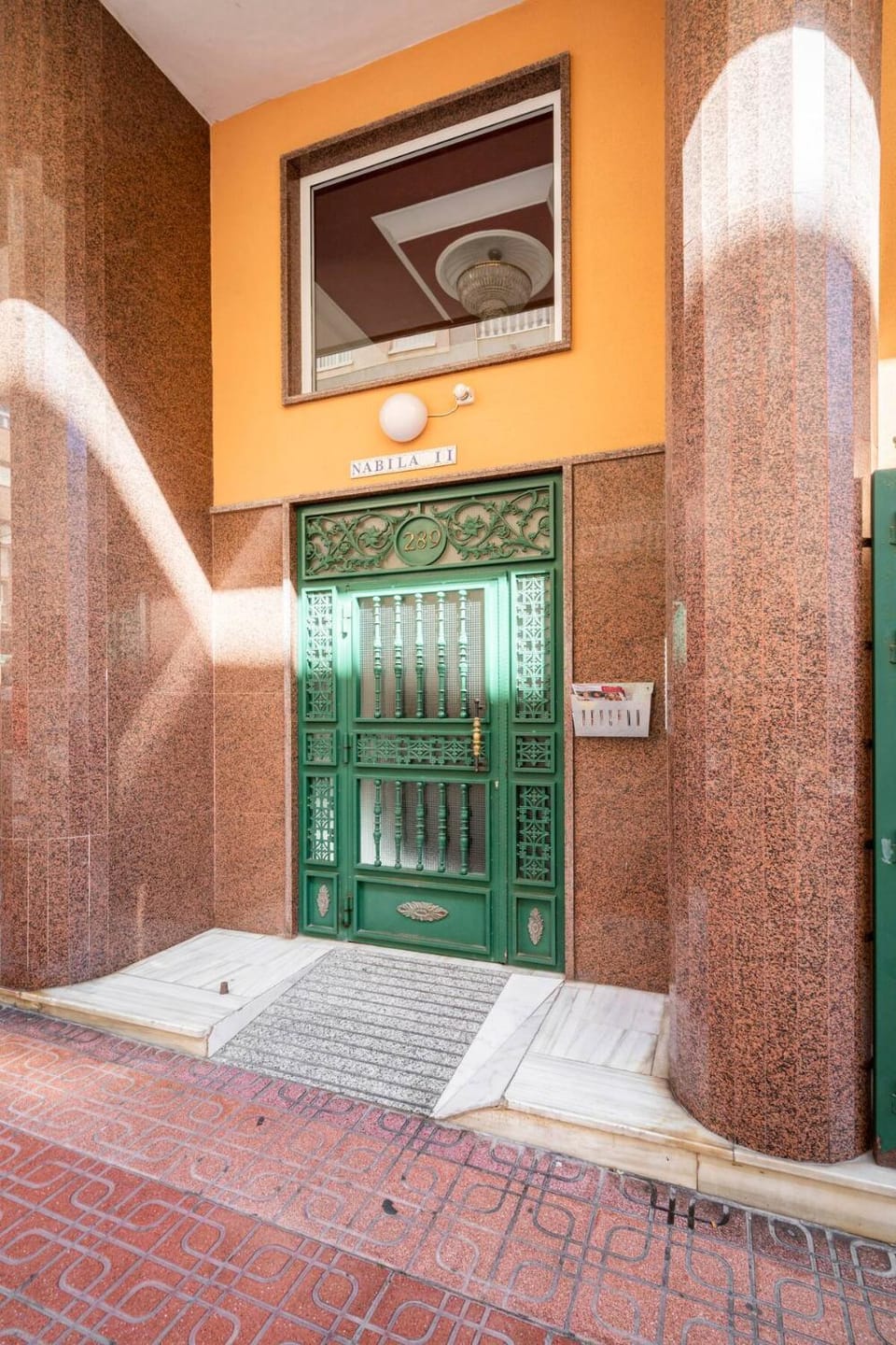 Facade/entrance