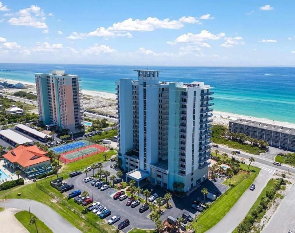 Emerald Dolphin Unit 1450 House in Pensacola Beach