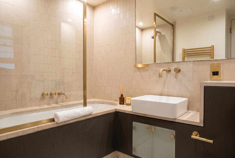 Bathroom, Bath, towels