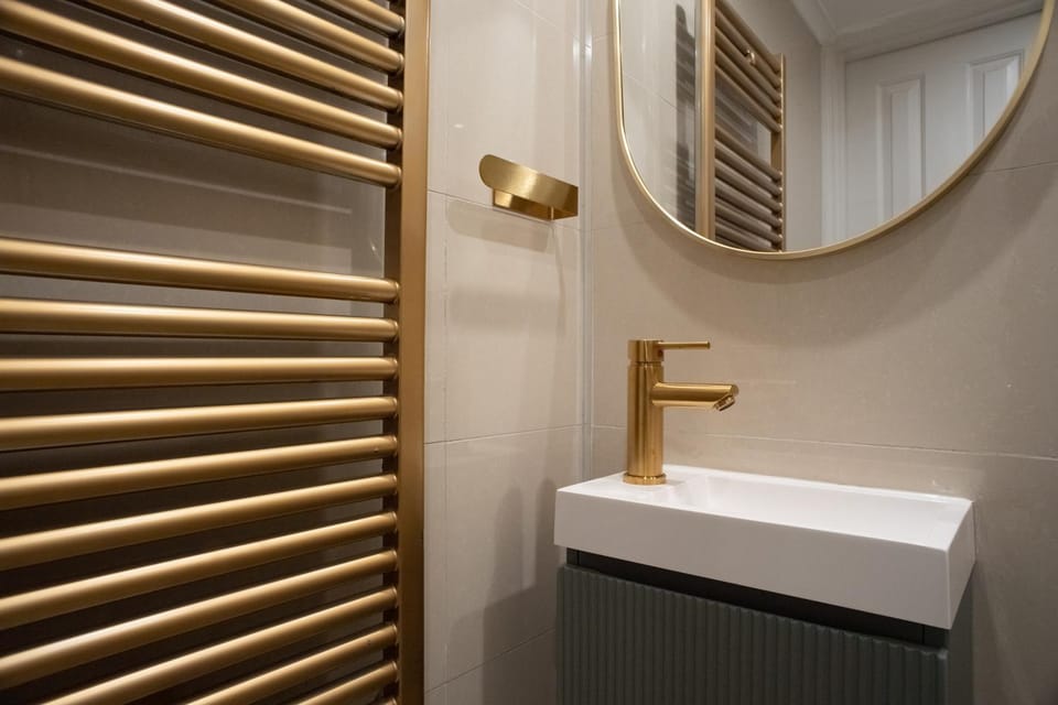 Bathroom, Decorative detail