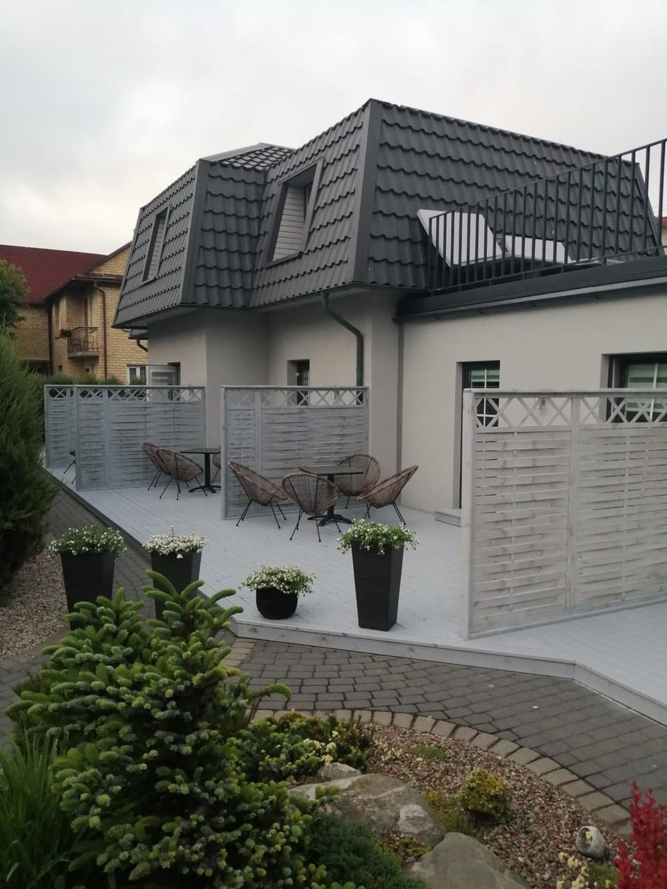 Property building, Patio, Facade/entrance