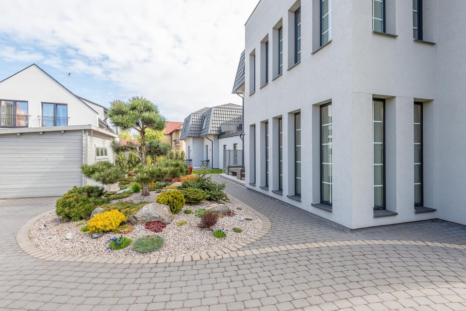 Property building, Facade/entrance