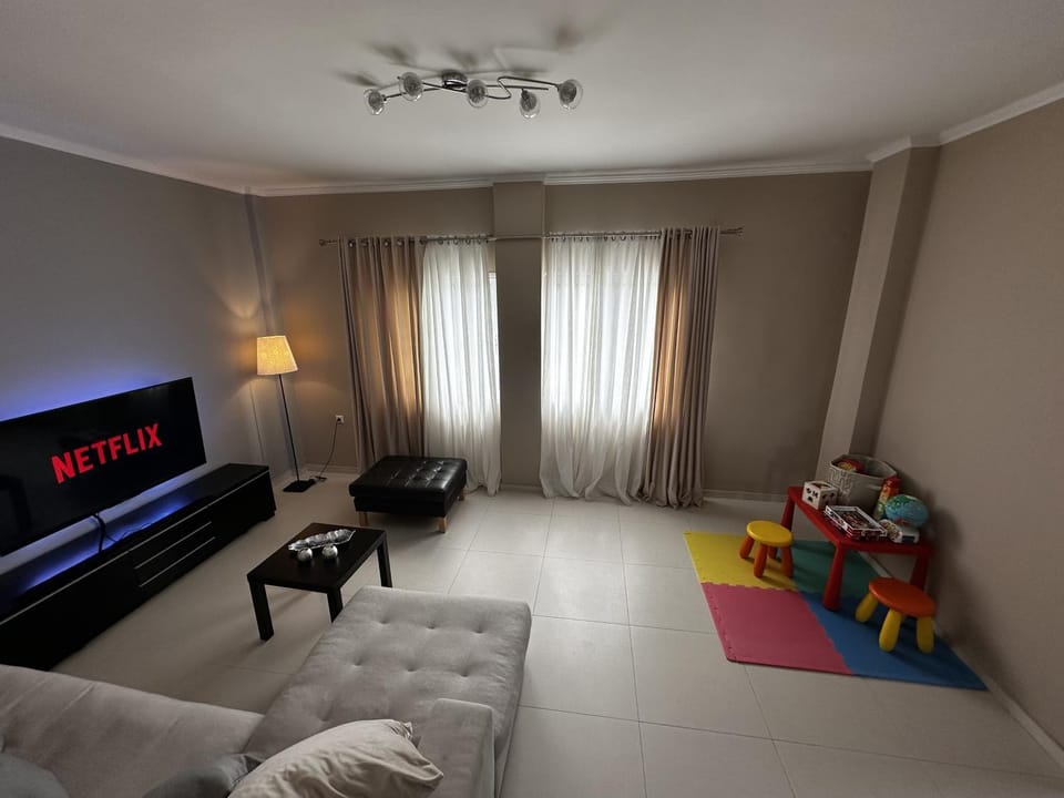 Game Room, TV and multimedia, Living room, Seating area, Evening entertainment, Area and facilities, Entertainment, children, Family, air conditioner