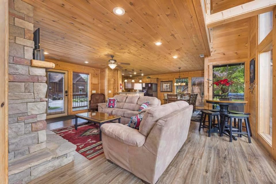 Soaring Spirit, free tickets, no catch! Chalet in Pigeon Forge