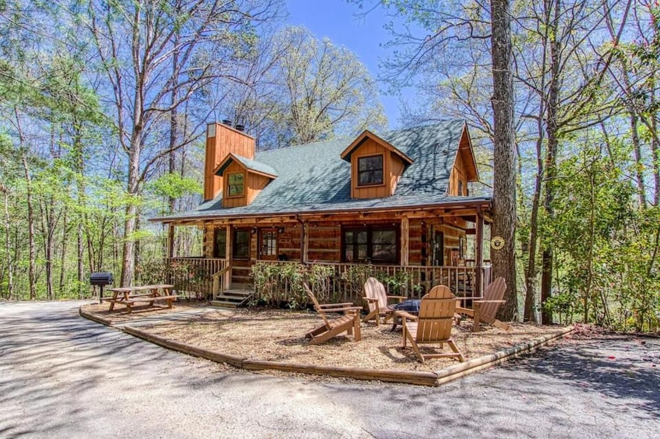 Cant Bear to Leave 2 by Avada Properties House in Pigeon Forge