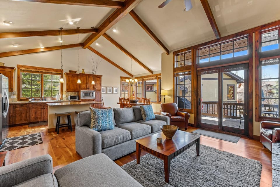 Lady Luck by the Beach - Downtown Greystone unit with air conditioning House in McCall