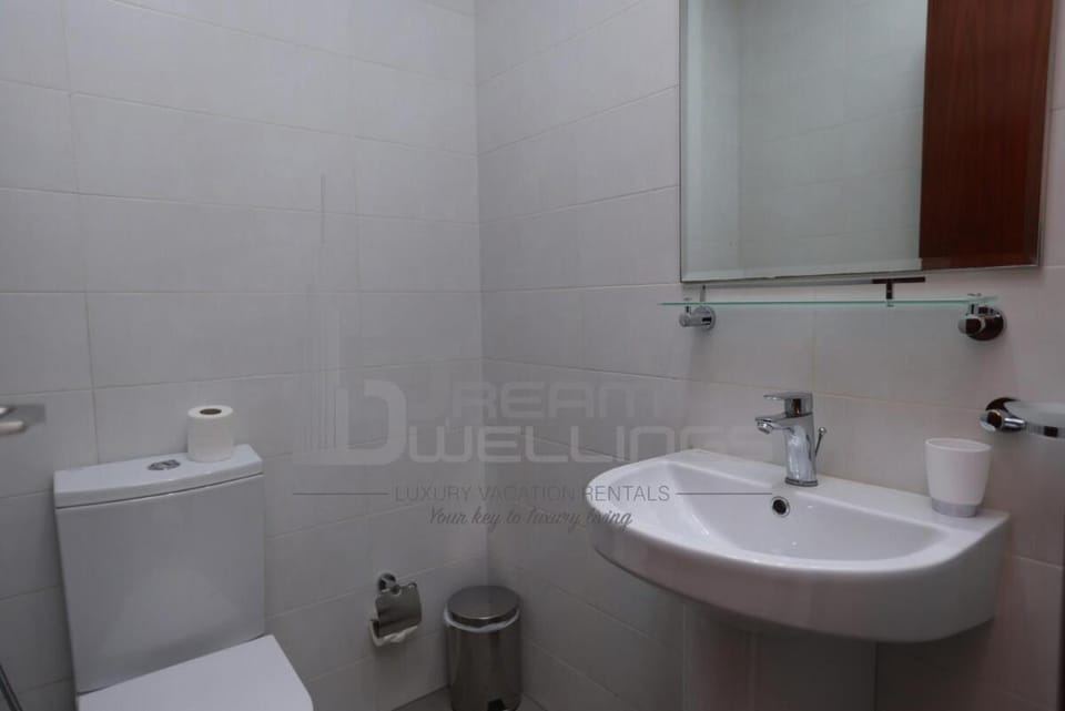 Downtown Dunya Tower Apartment in Dubai