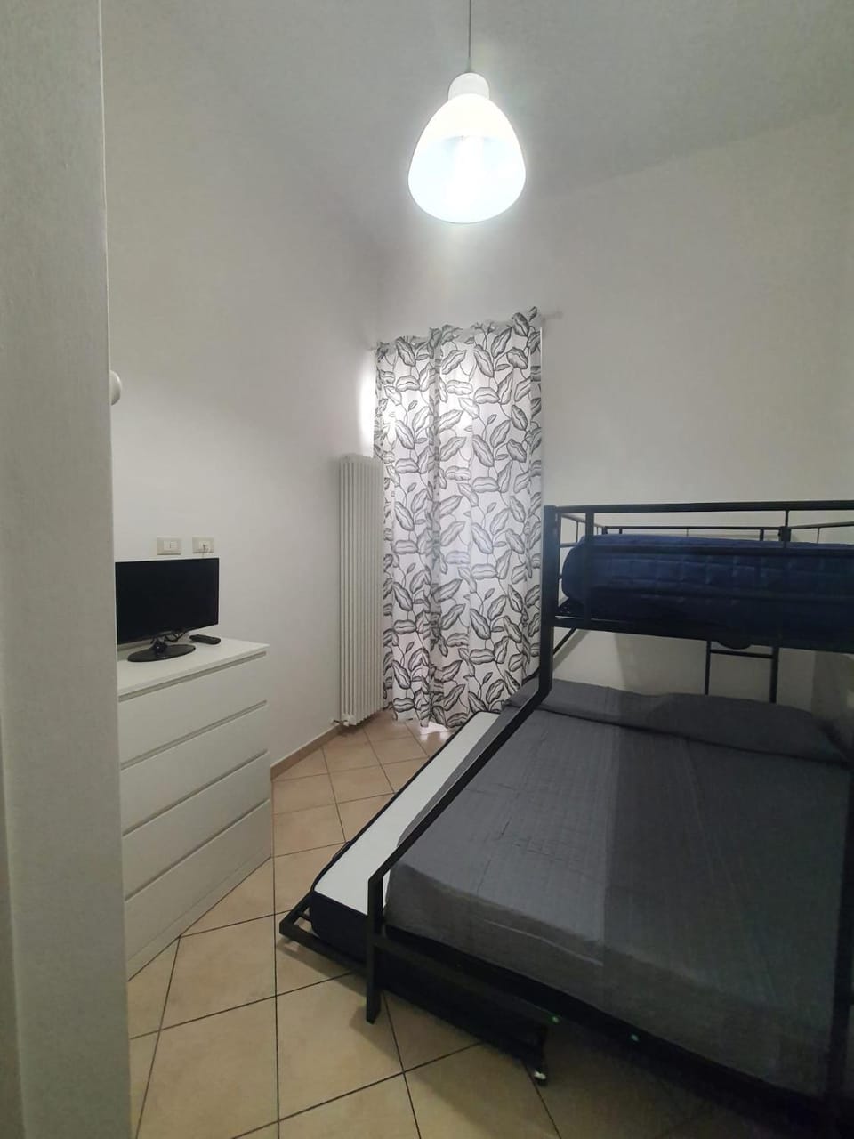Bedroom, bunk bed