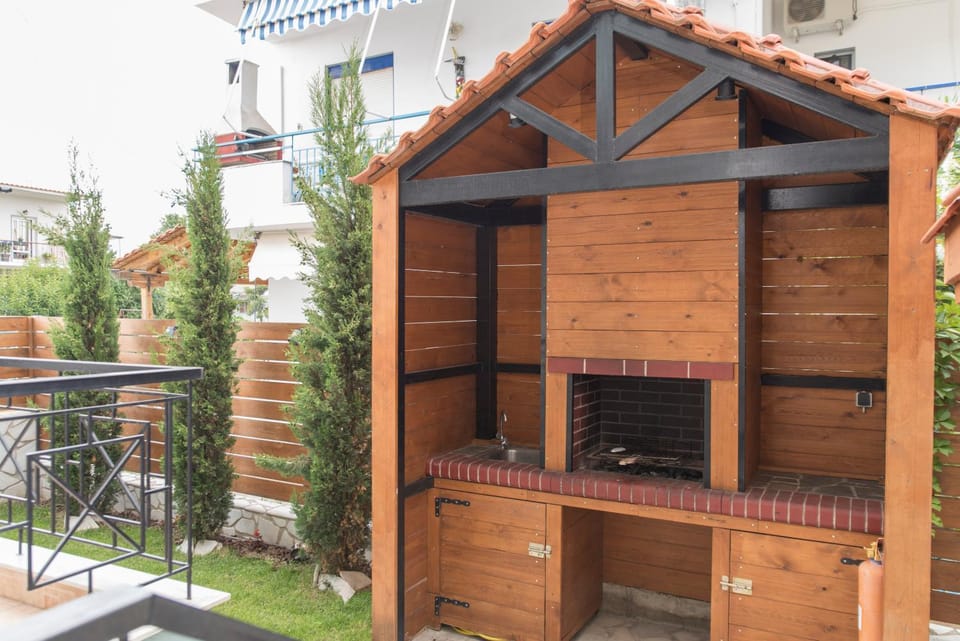 Patio, BBQ facilities