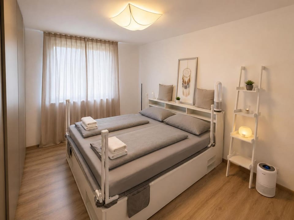 Bed, Bedroom