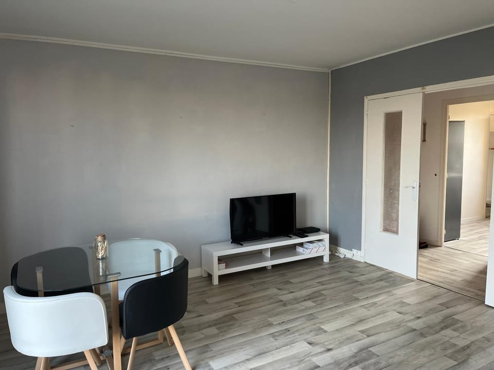 Logement entier T5 Apartment in Alençon