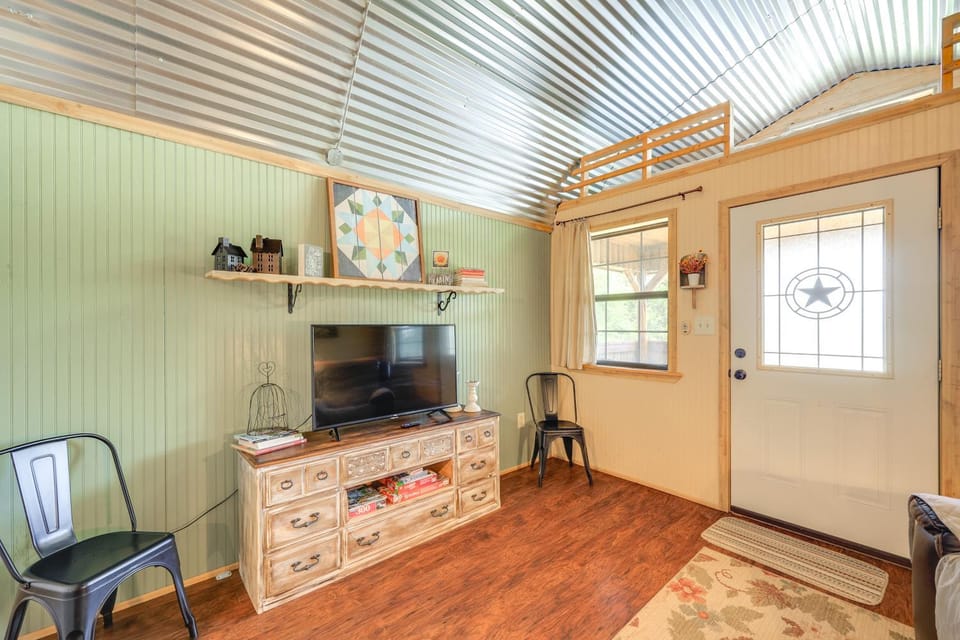 Cozy Couple's Cabin Retreat in Concan! Cabin in Rio Grande