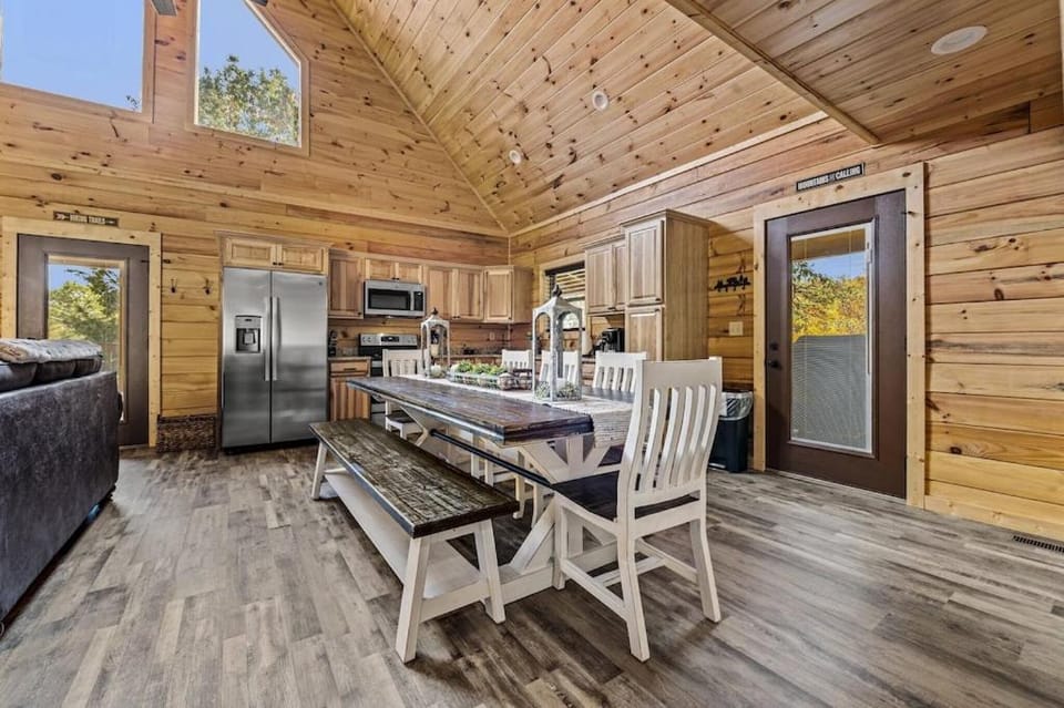 Bearadise by Avada Properties House in Sevierville