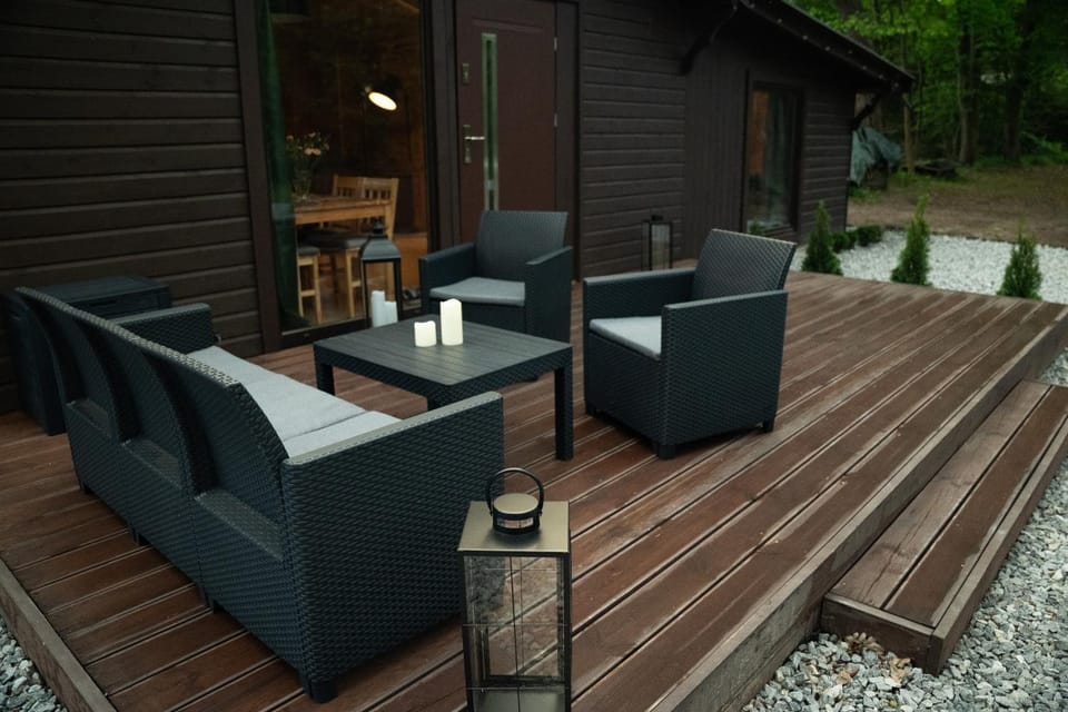 Property building, Patio, Balcony/Terrace, Seating area