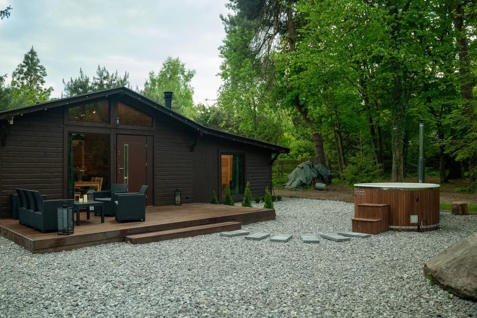 Property building, Garden, Hot Tub, Balcony/Terrace, Garden view