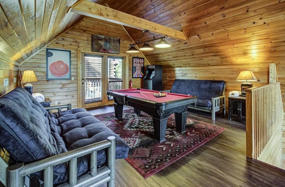 Bear Mountain Hideaway by Avada Properties House in Sevierville