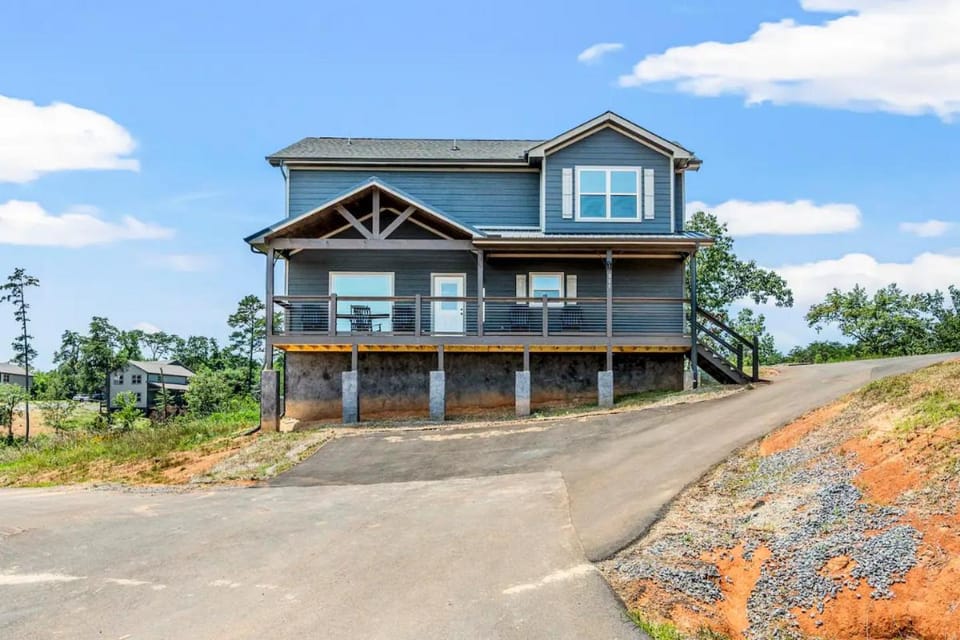 Bear Monkey Lodge by Avada Properties House in Sevier County