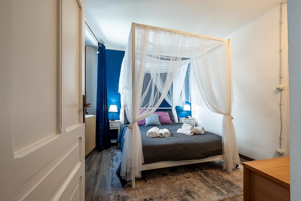 The window on the lake, free parking Apartment in Canton of Ticino