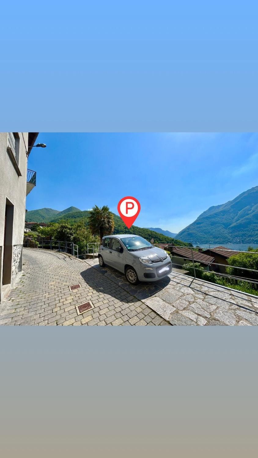 The window on the lake, free parking Apartment in Canton of Ticino