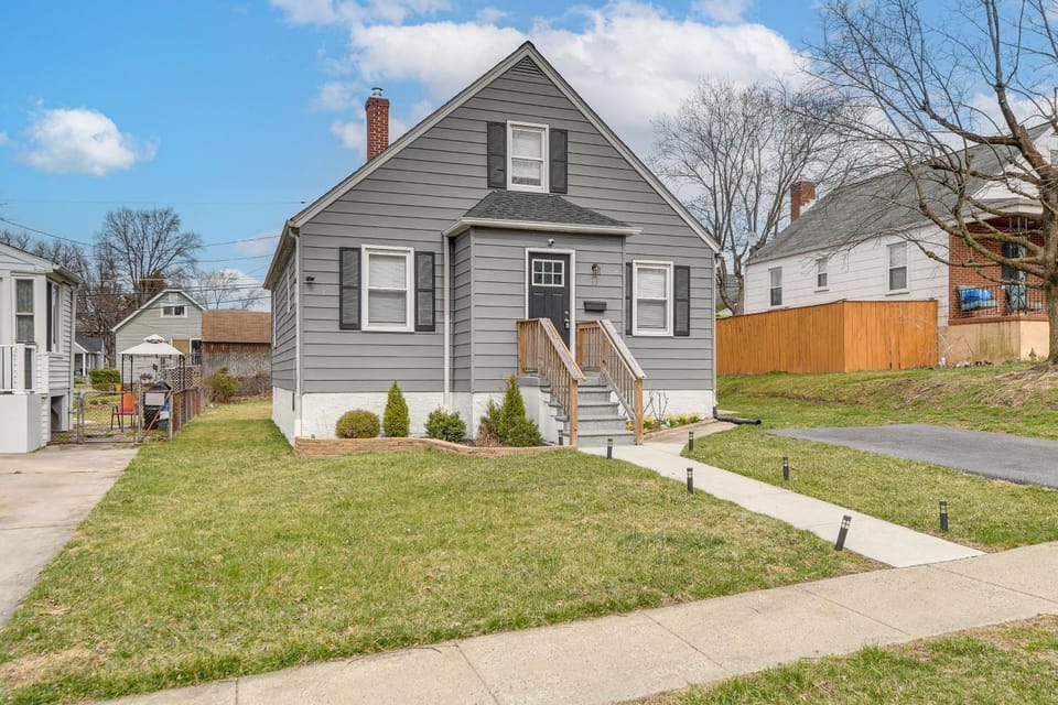 4 Mi to Universities: Quaint Parkville Apartment! Apartment in Baltimore