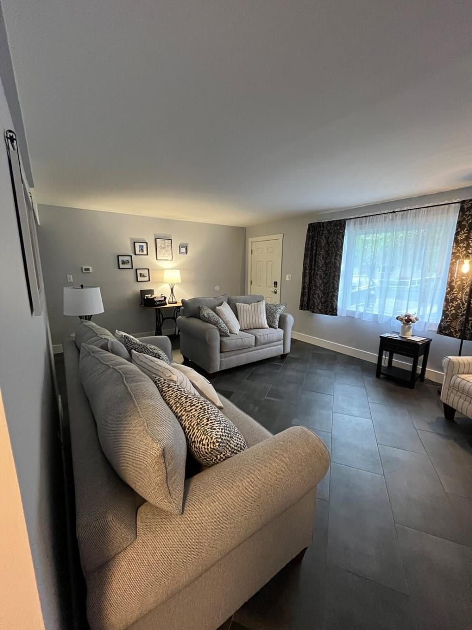 Living room, Photo of the whole room, Seating area