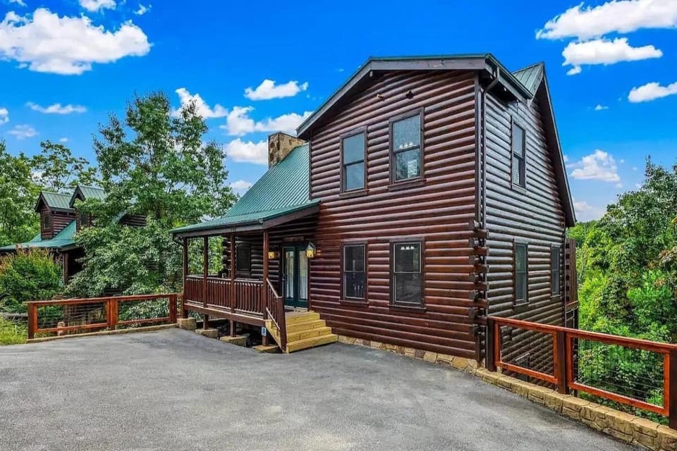 Away in the Mountains by Avada Properties House in Gatlinburg