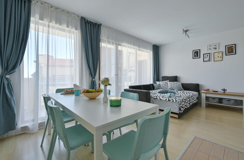Living room, Dining area, kitchen