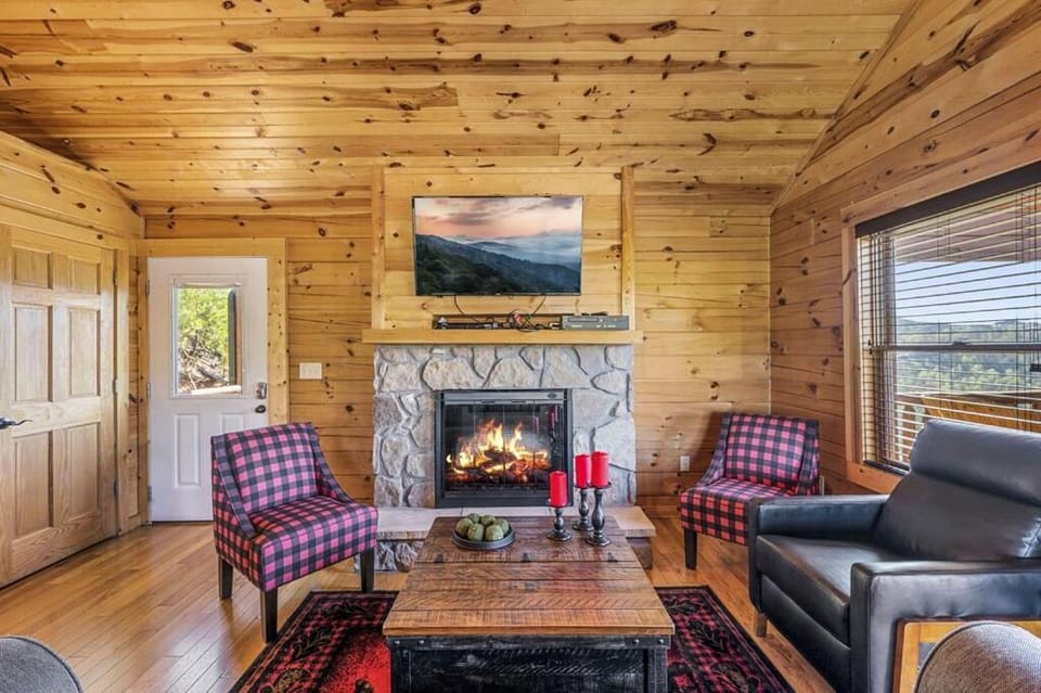 Brave Eagle by Avada Properties House in Gatlinburg