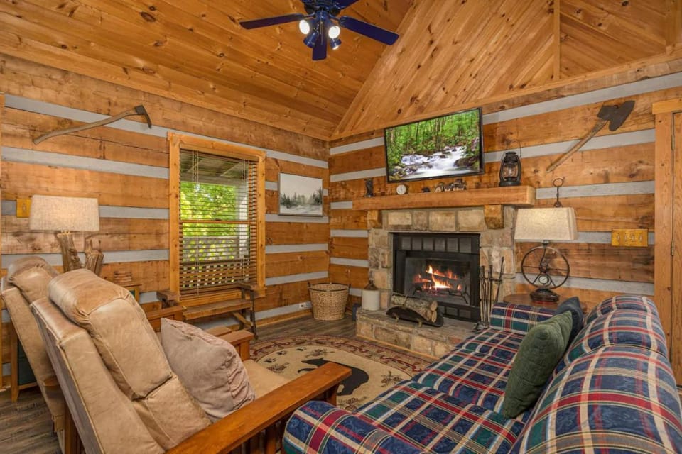 Tiny Pines by Avada Properties House in Pigeon Forge