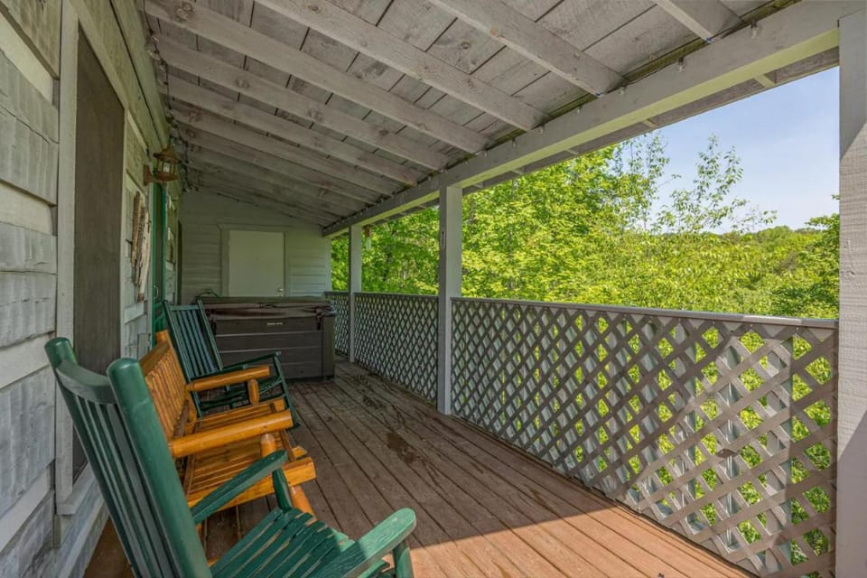 Tiny Pines by Avada Properties House in Pigeon Forge
