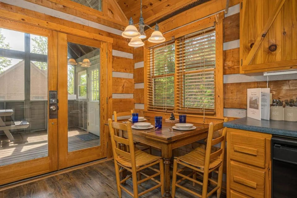 Tiny Pines by Avada Properties House in Pigeon Forge