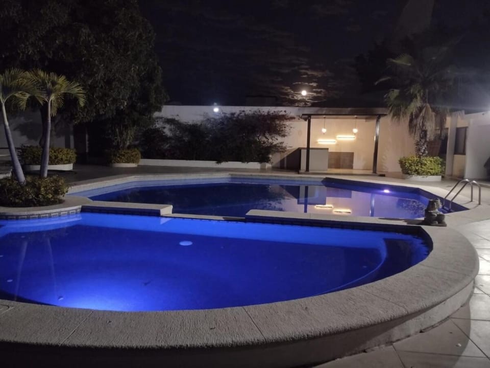 Swimming pool