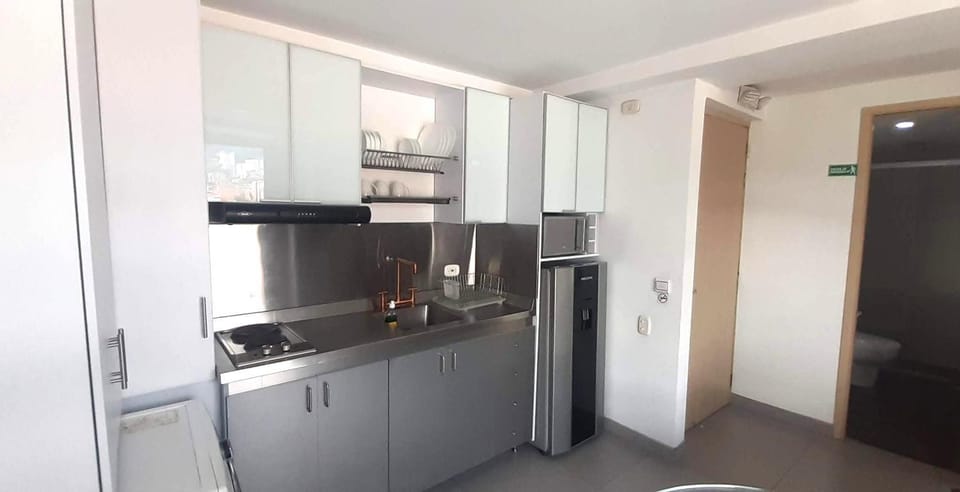 Mingle with the beautiful Paisas, Perfect location Apartment in Medellin