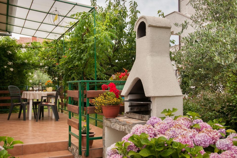 BBQ facilities, Garden
