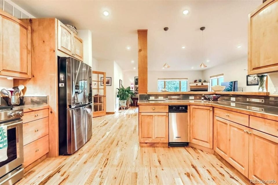 Kitchen or kitchenette, oven, stove