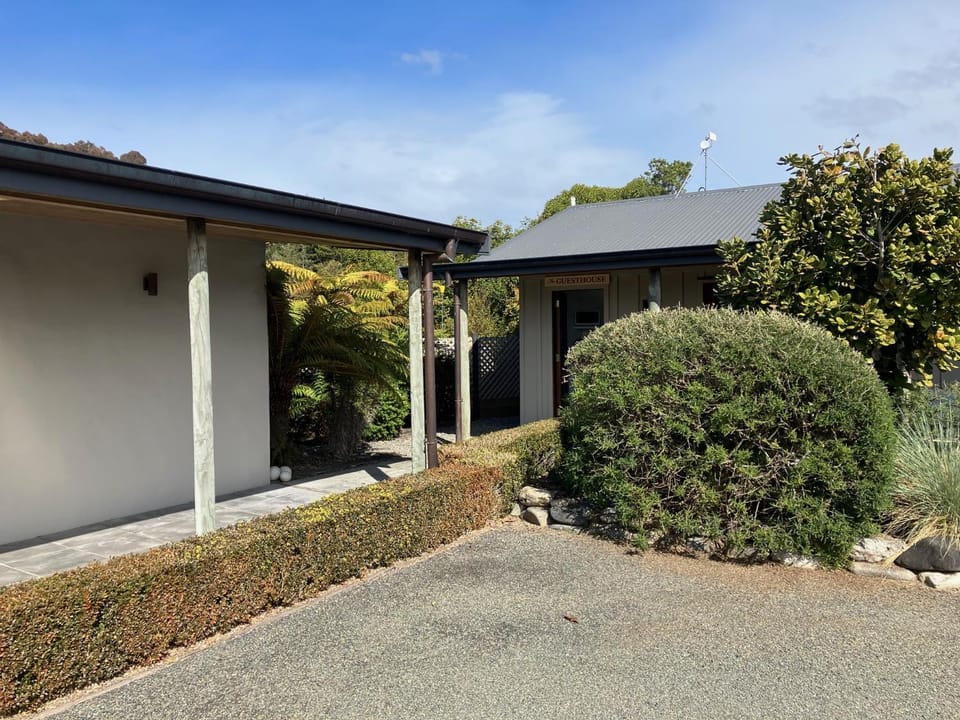 Birdsong Apartment in Tasman District, Tasman, New Zealand