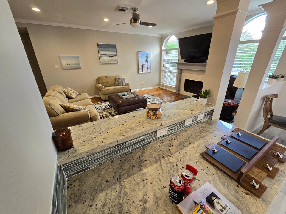 Luxurious Tomball Getaway House in The Woodlands