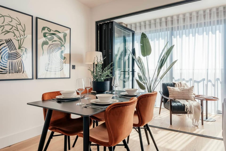 Living room, Seating area, Dining area