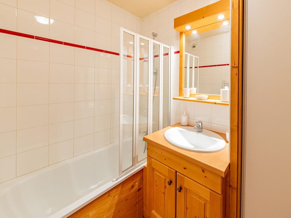 Studio 4 pers en station, au pied des pistes - FR-1-807-27 Apartment in Saint-François-Longchamp