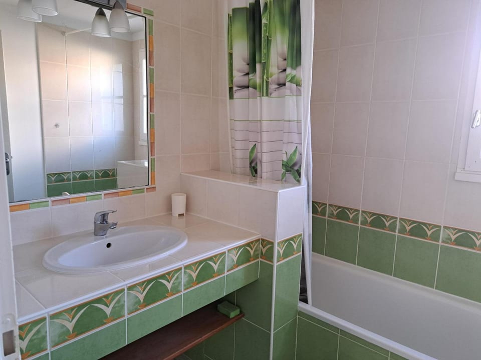 Maison charmante pour 6 personnes, résidence calme avec piscine privée - FR-1-323-578 House in Saint-Jean-de-Monts