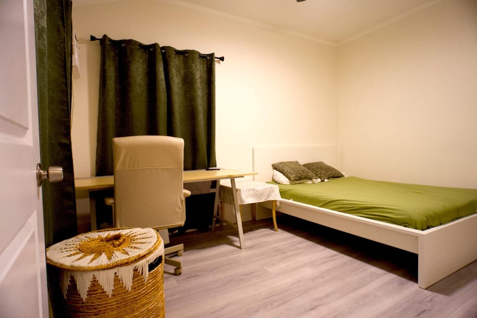 Walk of Fame 1 Bedroom with shared bathroom and kitchen Apartment in Hollywood