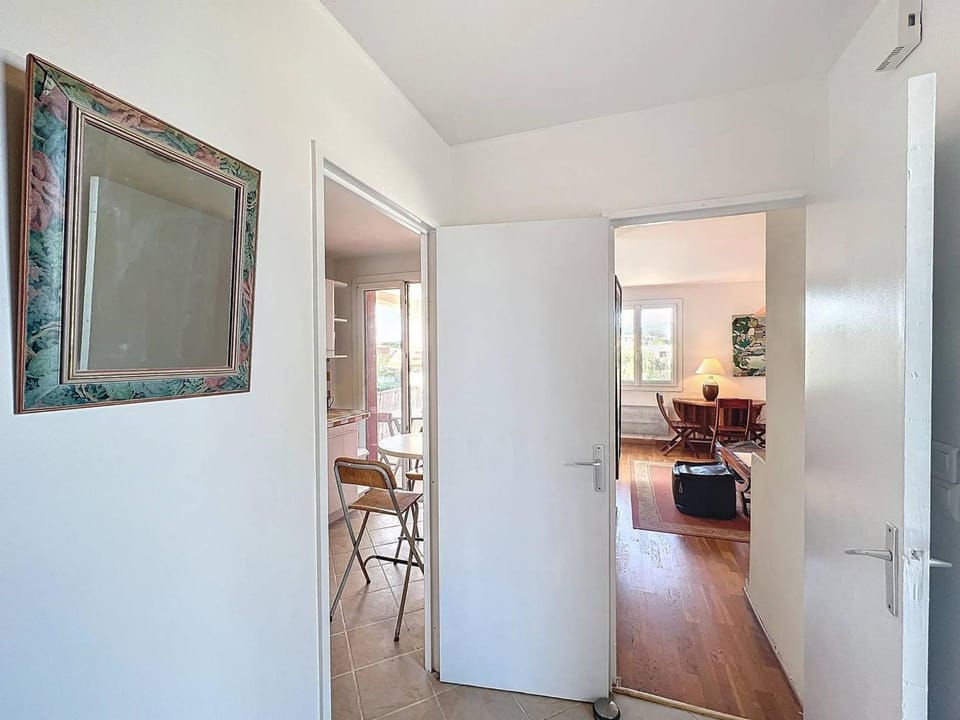 Appartement lumineux près de la plage avec parking sécurisé à Saint-Cyr-sur-Mer - FR-1-770-49 Apartment in La Cadière-d'Azur