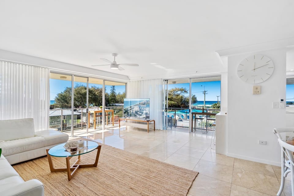 View (from property/room), Balcony/Terrace, Living room, Seating area, Pool view