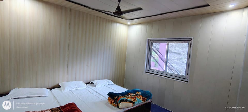 Uniyal tourist guest house Vacation rental in Uttarakhand