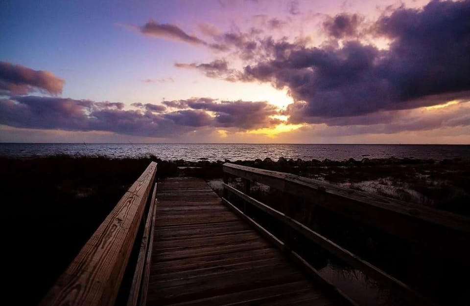 Oyster cove- Beach front -pet friendly -elevator House in Port Saint Joe