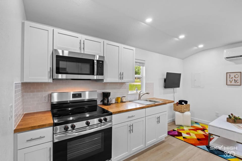 The Daisy- Decatur Family Tiny Home House in Arkansas