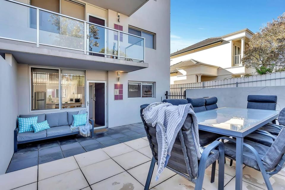 Patio, Other, Seating area, Dining area
