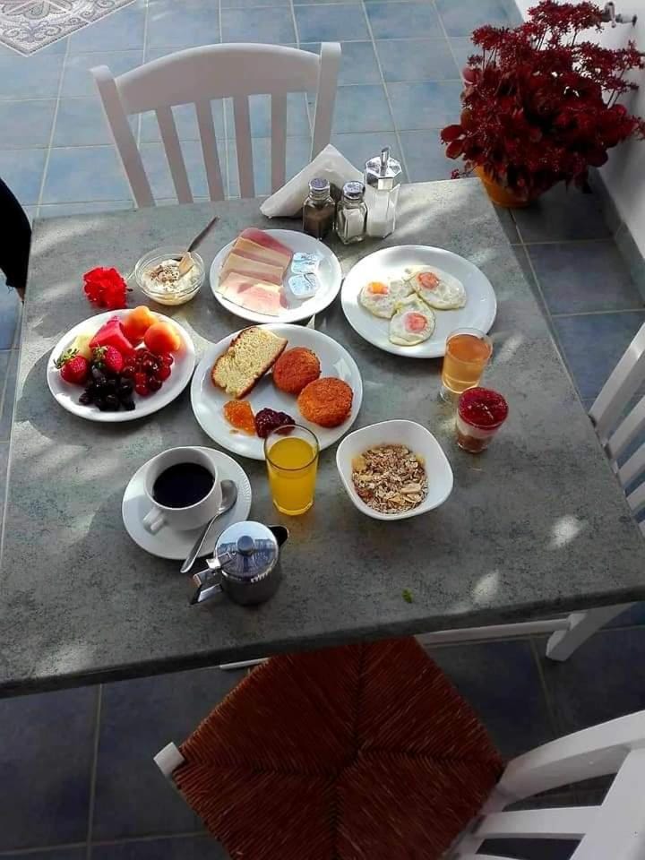 Restaurant/places to eat, Breakfast, Buffet breakfast